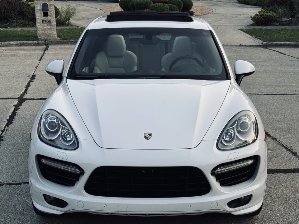 2014 Porsche 958 Cayenne Turbo - Image 2 of 31