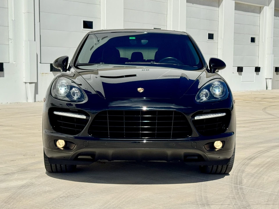 2014 Porsche 958 Cayenne Turbo - Image 2 of 31