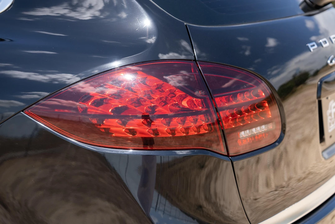 2014 Porsche 958 Cayenne Turbo - Image 18 of 31