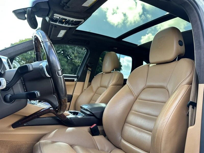 2014 Porsche 958 Cayenne Turbo - Image 9 of 12