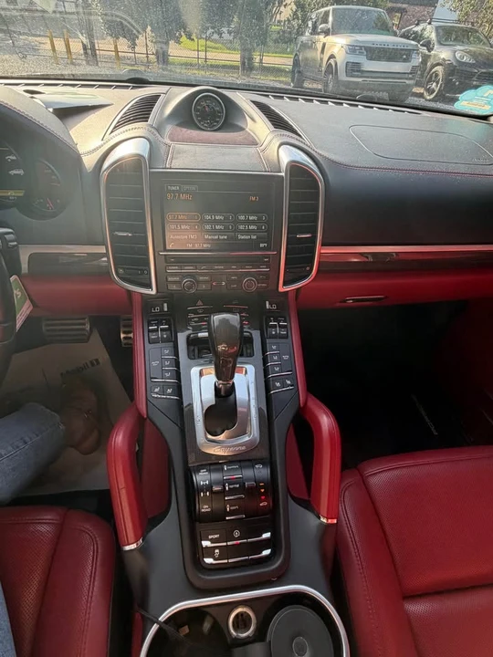 2014 Porsche 958 Cayenne Turbo - Image 9 of 14
