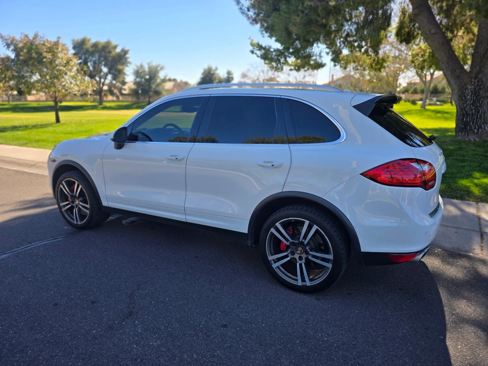 2014 Porsche 958 Cayenne Turbo - Image 10 of 31