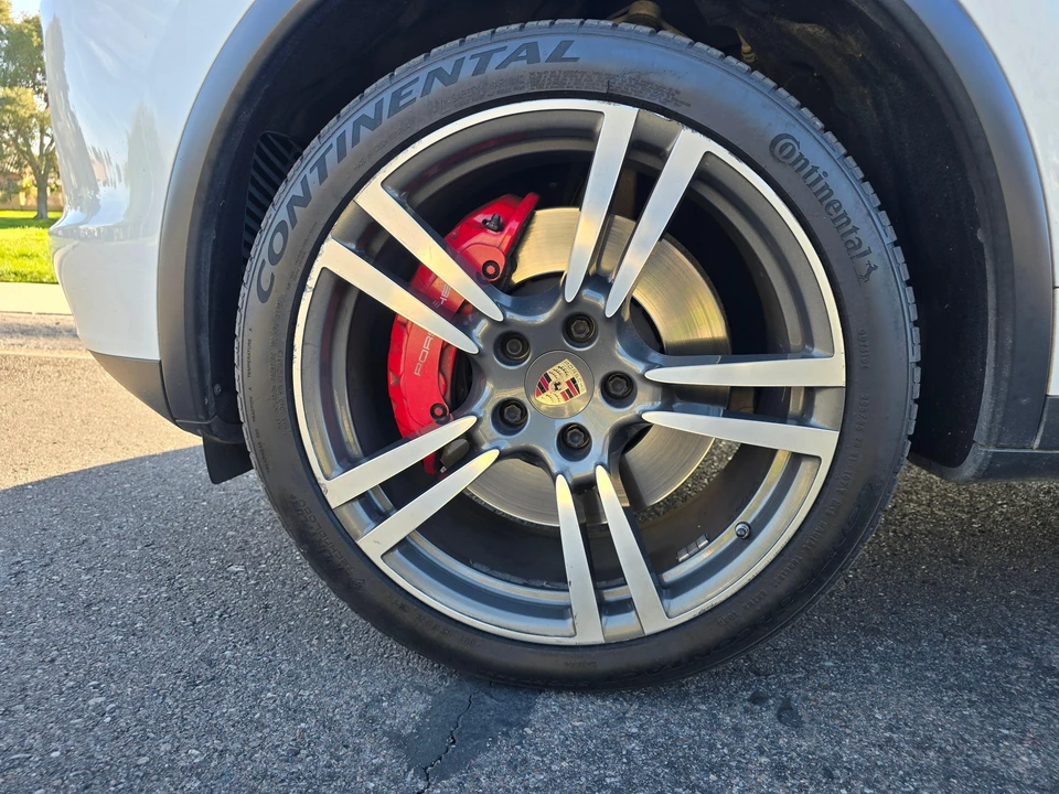 2014 Porsche 958 Cayenne Turbo - Image 25 of 31