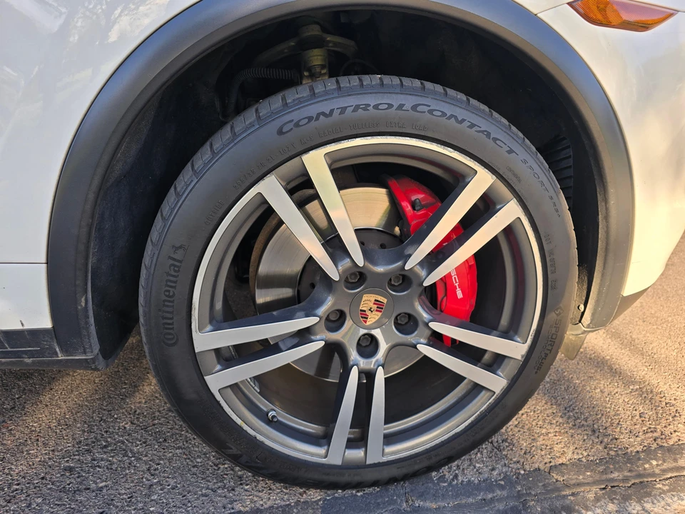 2014 Porsche 958 Cayenne Turbo - Image 28 of 31