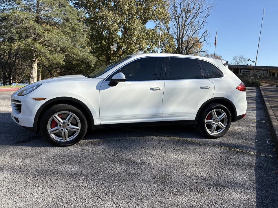 2014 Porsche 958 Cayenne Turbo - Image 2 of 31