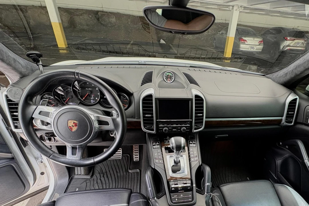 2014 Porsche 958 Cayenne Turbo - Image 25 of 31