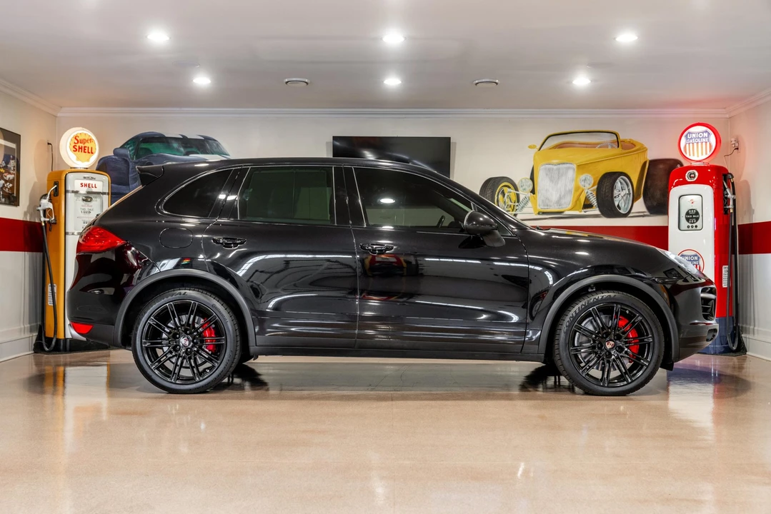 2014 Porsche 958 Cayenne Turbo - Image 9 of 31