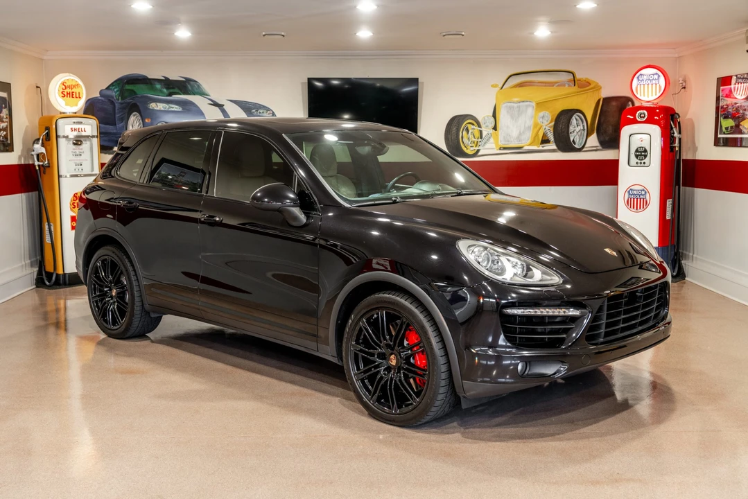 2014 Porsche 958 Cayenne Turbo - Image 2 of 31