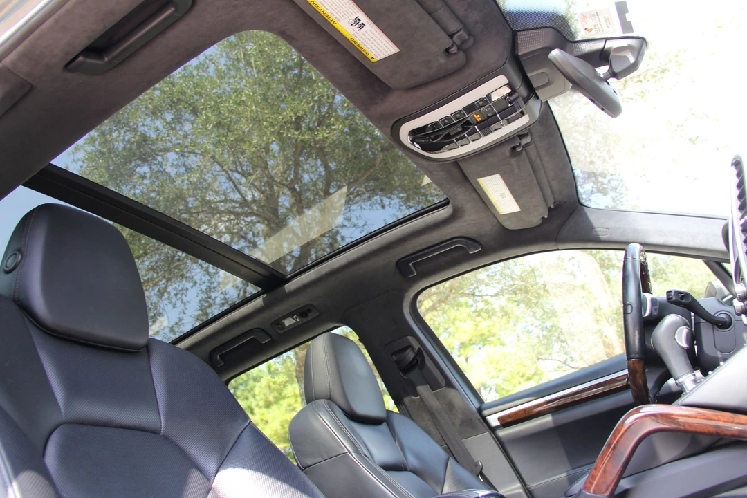 2014 Porsche 958 Cayenne Turbo - Image 9 of 20