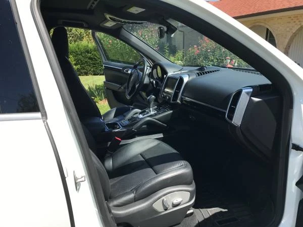 2014 Porsche 958 Cayenne - Image 11 of 16