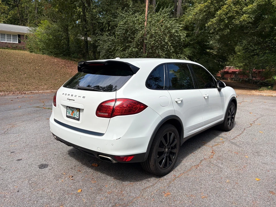 2014 Porsche 958 Cayenne - Image 8 of 30