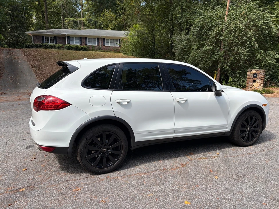 2014 Porsche 958 Cayenne - Image 9 of 30
