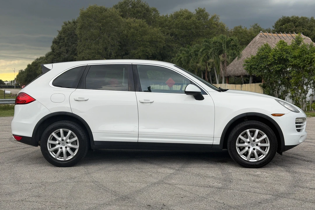 2014 Porsche 958 Cayenne - Image 3 of 31
