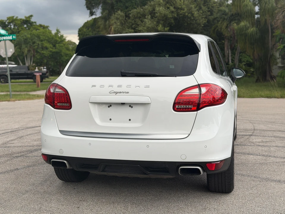 2014 Porsche 958 Cayenne - Image 17 of 31