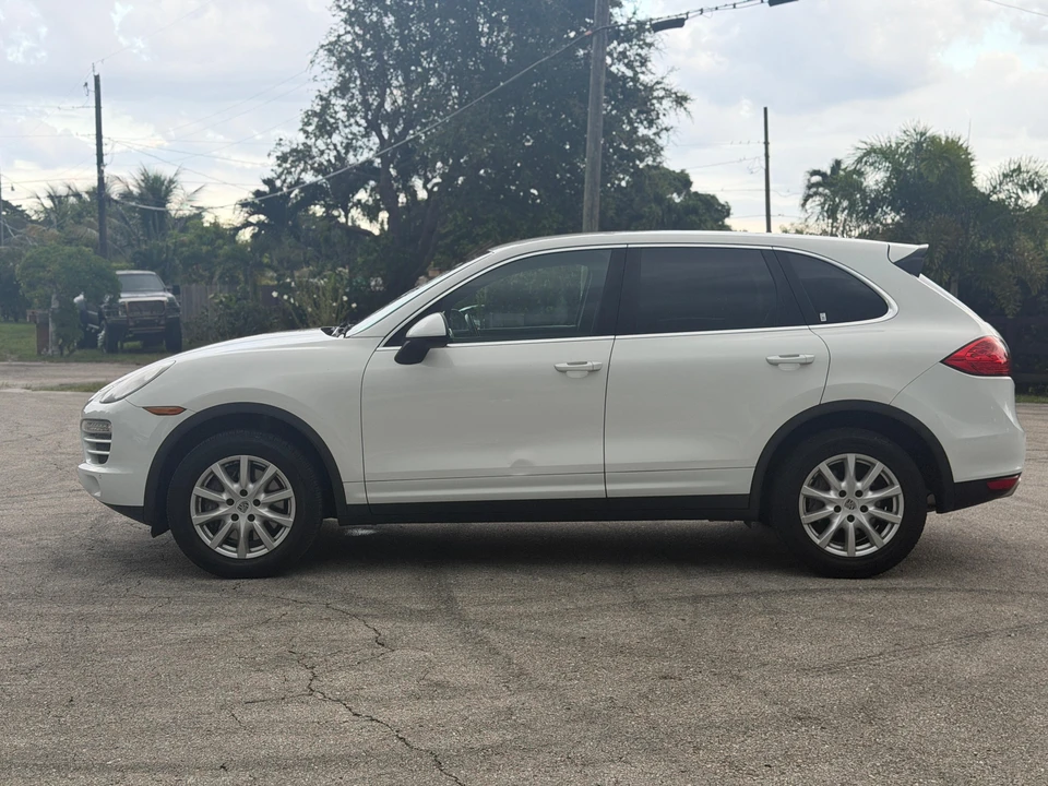 2014 Porsche 958 Cayenne - Image 11 of 31