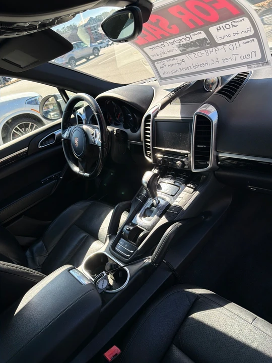 2014 Porsche 958 Cayenne - Image 2 of 10