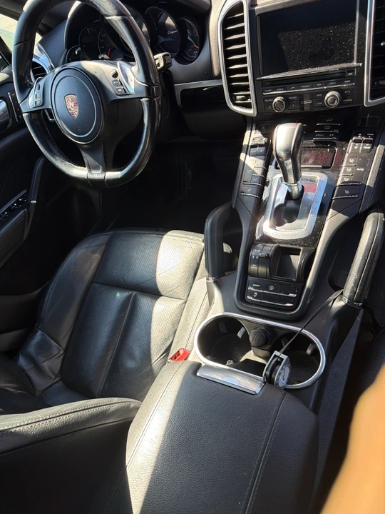 2014 Porsche 958 Cayenne - Image 3 of 10