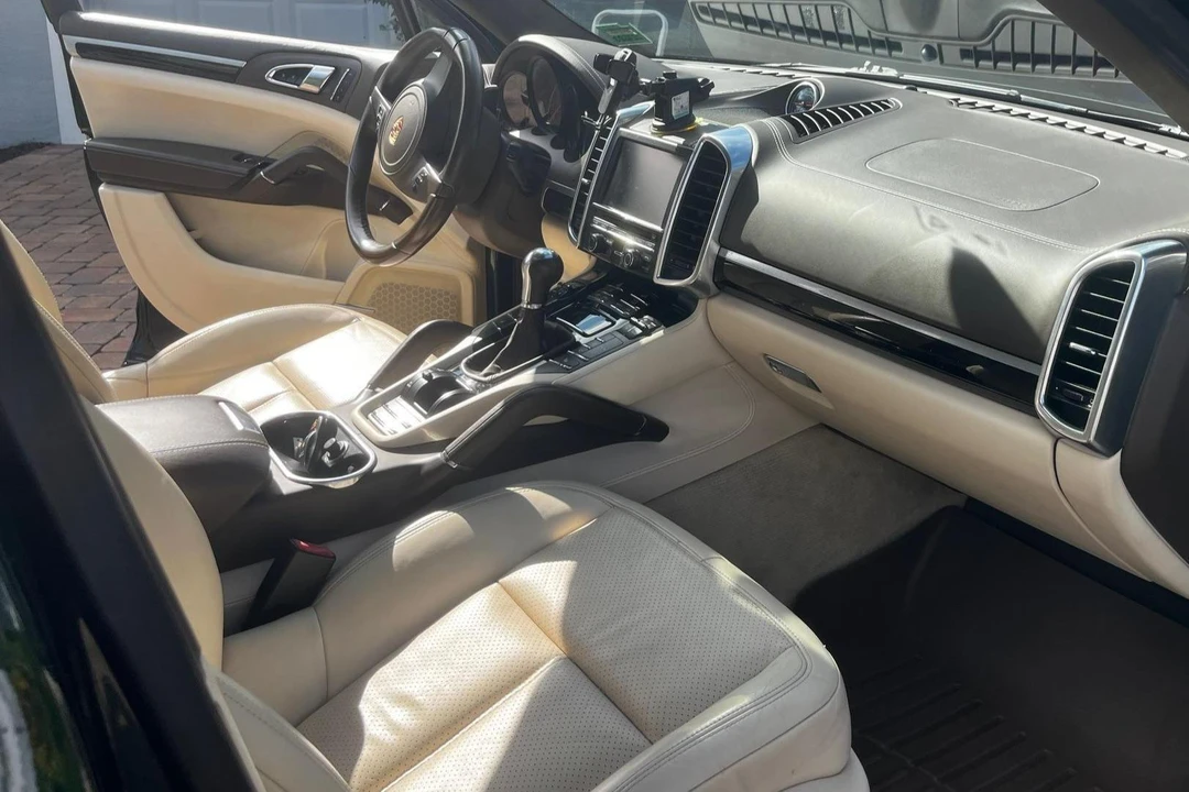 2014 Porsche 958 Cayenne - Image 25 of 31