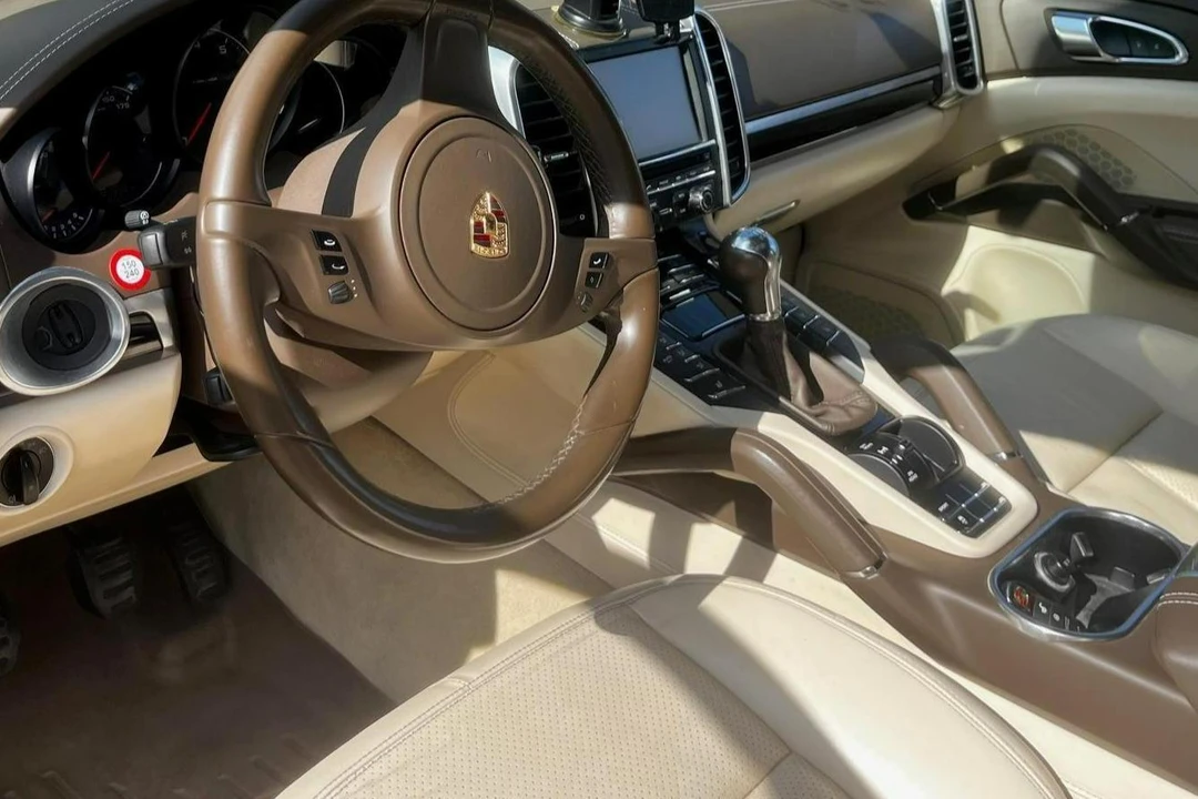 2014 Porsche 958 Cayenne - Image 24 of 31
