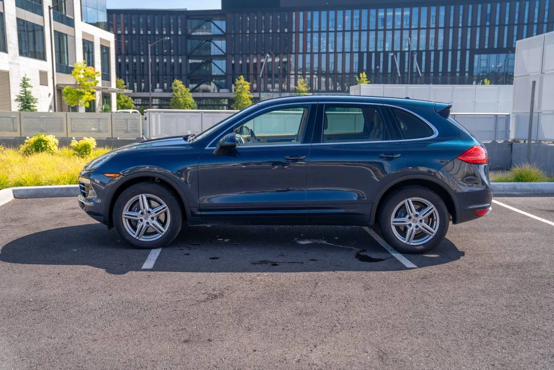 2014 Porsche 958 Cayenne - Image 2 of 5