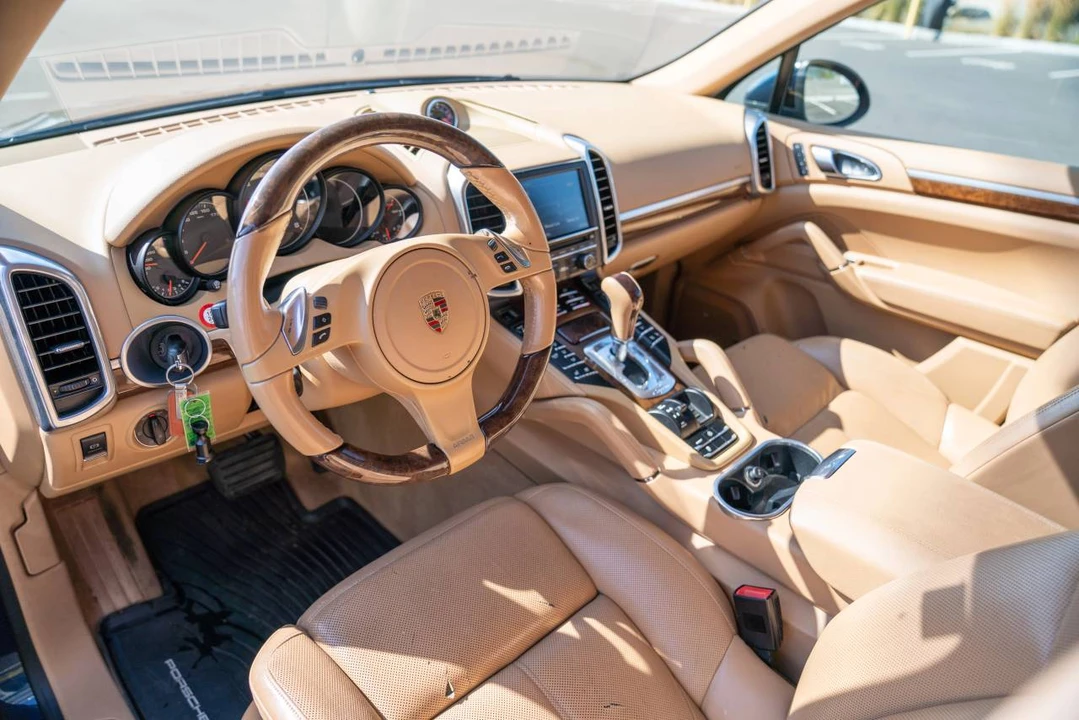 2014 Porsche 958 Cayenne - Image 4 of 5