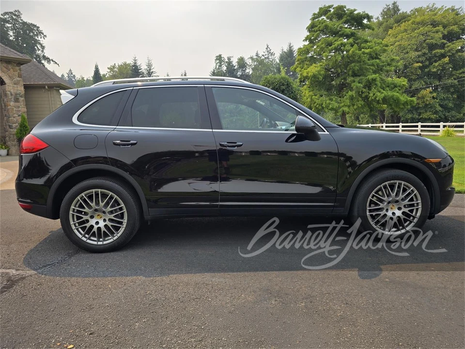2014 Porsche 958 Cayenne - Image 2 of 5