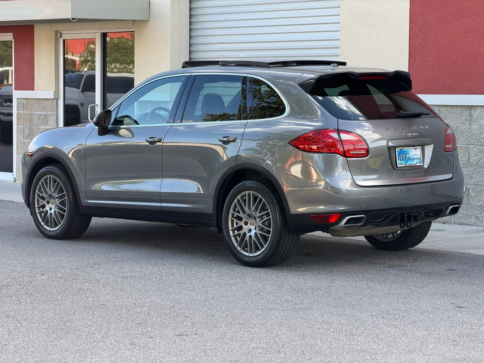 2014 Porsche 958 Cayenne - Image 13 of 31