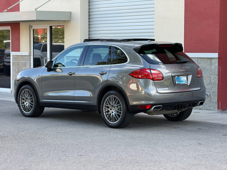 2014 Porsche 958 Cayenne - Image 12 of 31