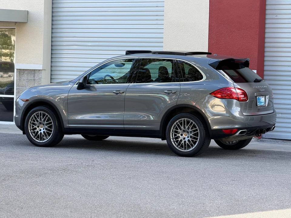 2014 Porsche 958 Cayenne - Image 10 of 31