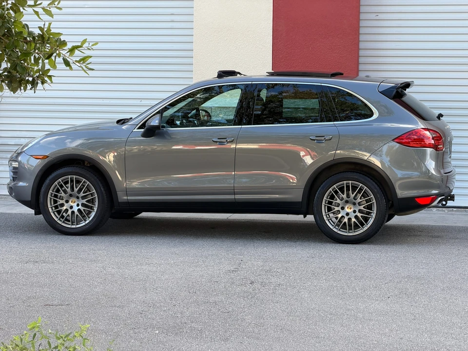 2014 Porsche 958 Cayenne - Image 8 of 31