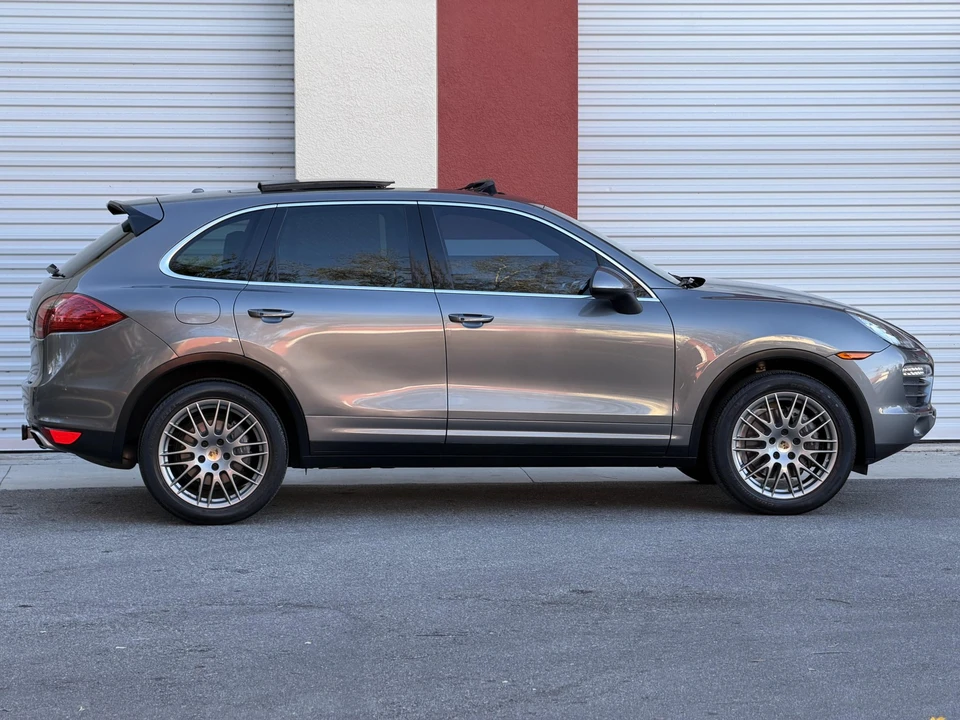 2014 Porsche 958 Cayenne - Image 17 of 31