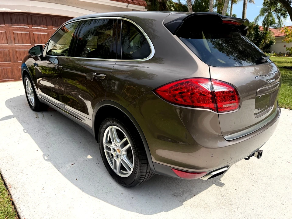 2014 Porsche 958 Cayenne - Image 4 of 12