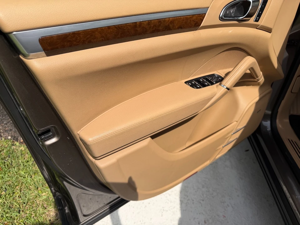 2014 Porsche 958 Cayenne - Image 10 of 12