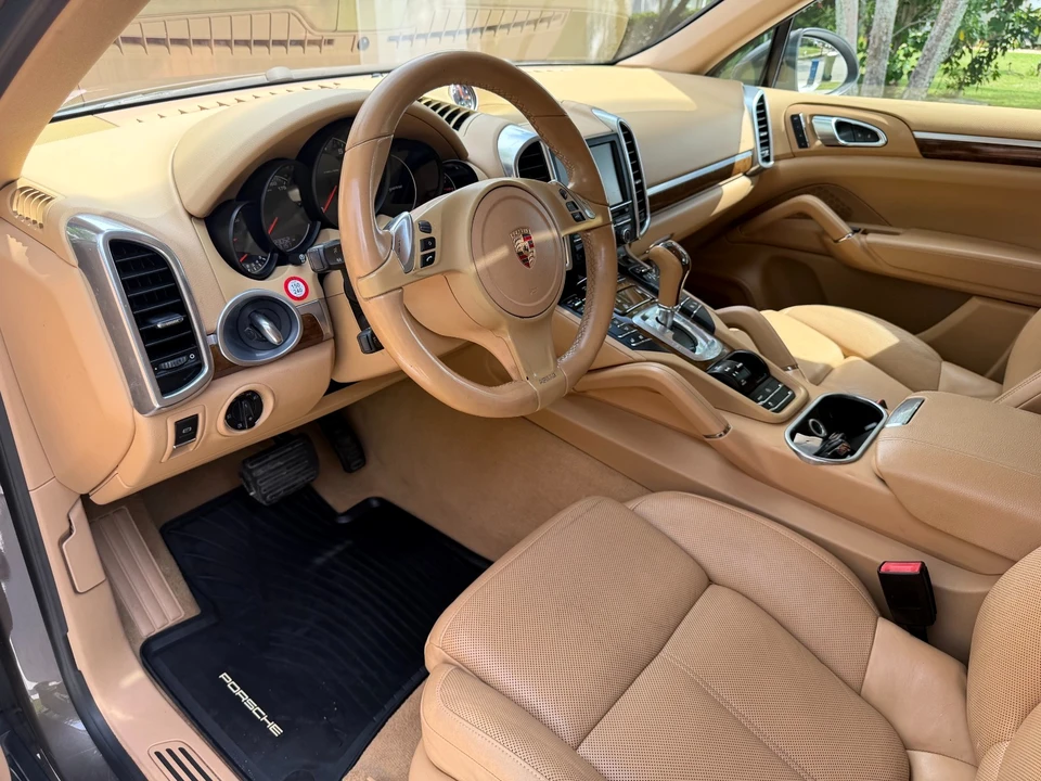 2014 Porsche 958 Cayenne - Image 7 of 12