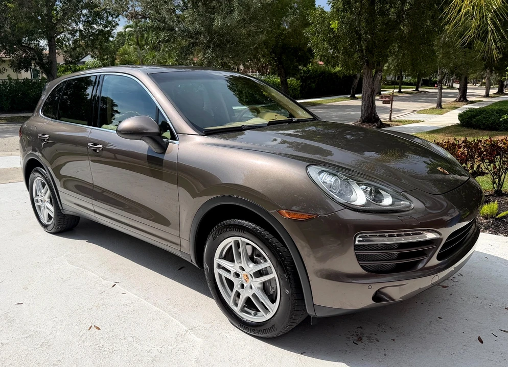 2014 Porsche 958 Cayenne - Image 2 of 12