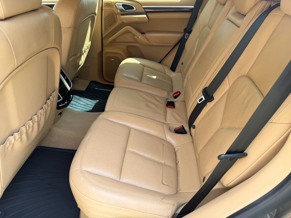 2014 Porsche 958 Cayenne - Image 9 of 12