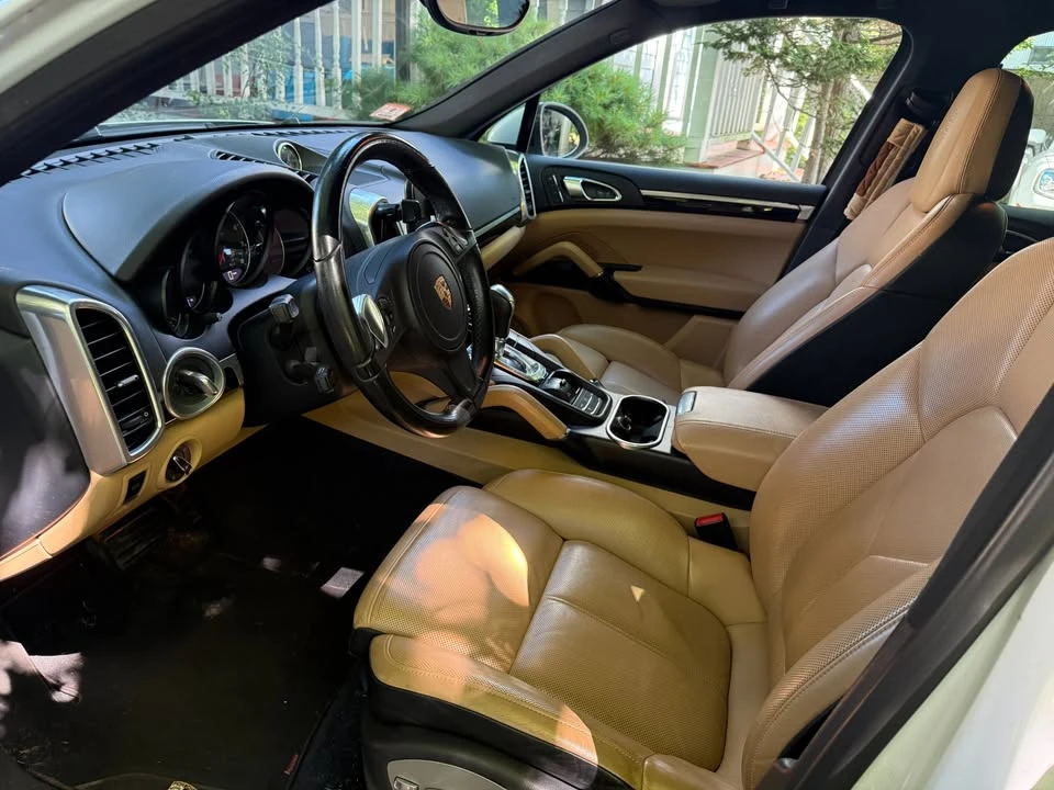 2014 Porsche 958 Cayenne - Image 8 of 20