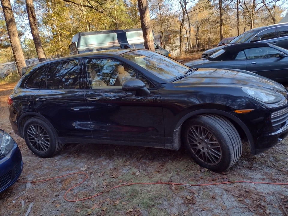 2014 Porsche 958 Cayenne - Image 2 of 19