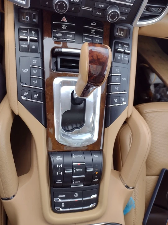 2014 Porsche 958 Cayenne - Image 8 of 19