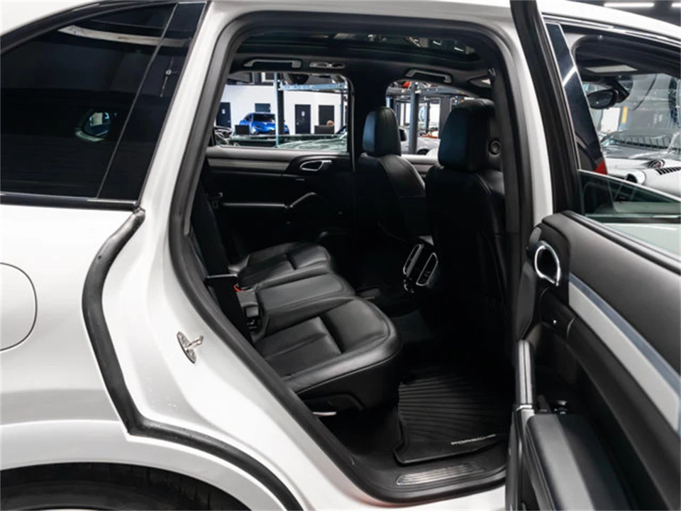 2014 Porsche 958 Cayenne - Image 29 of 31