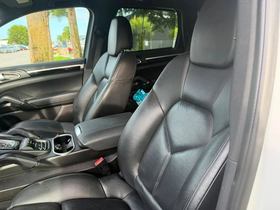 2014 Porsche 958 Cayenne - Image 12 of 17