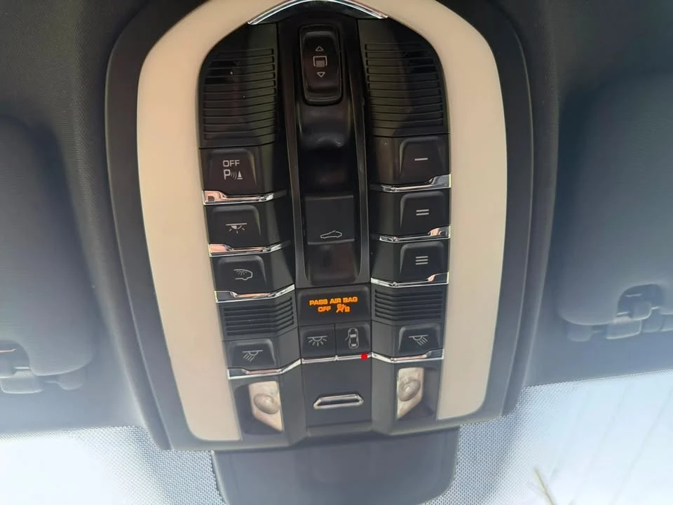 2014 Porsche 958 Cayenne - Image 7 of 17