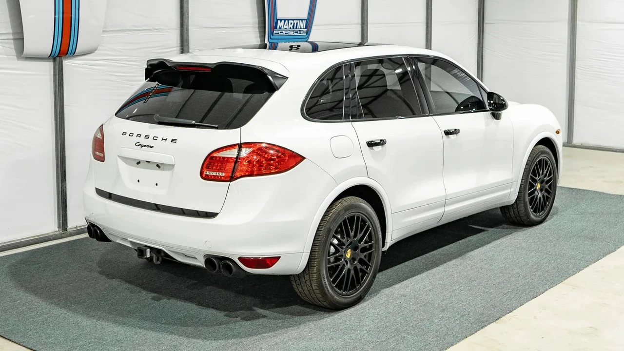 2014 Porsche 958 Cayenne - Image 10 of 15