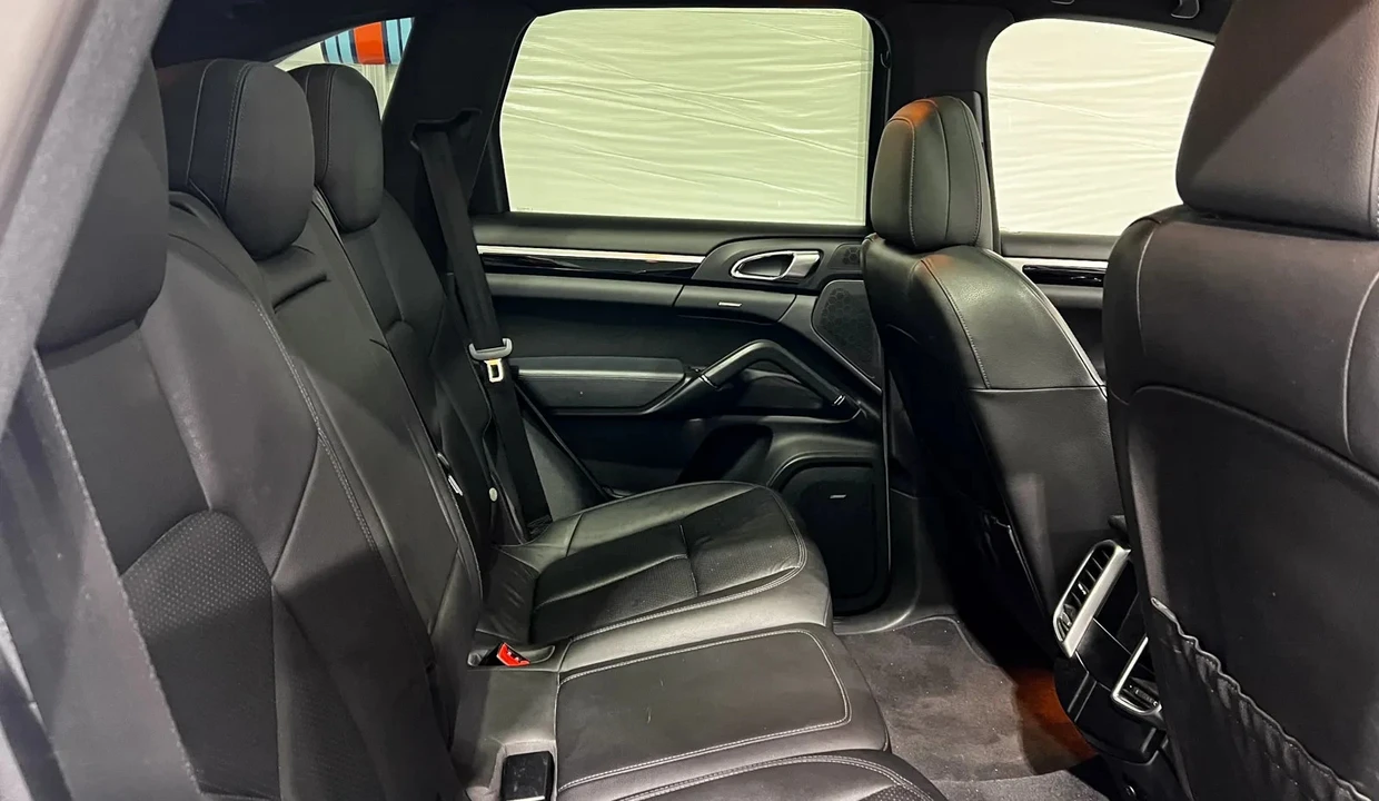 2014 Porsche 958 Cayenne - Image 14 of 15