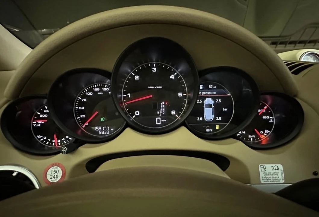 2014 Porsche 958 Cayenne - Image 10 of 13