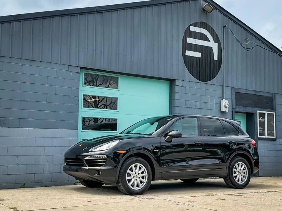 2014 Porsche 958 Cayenne - Image 2 of 31