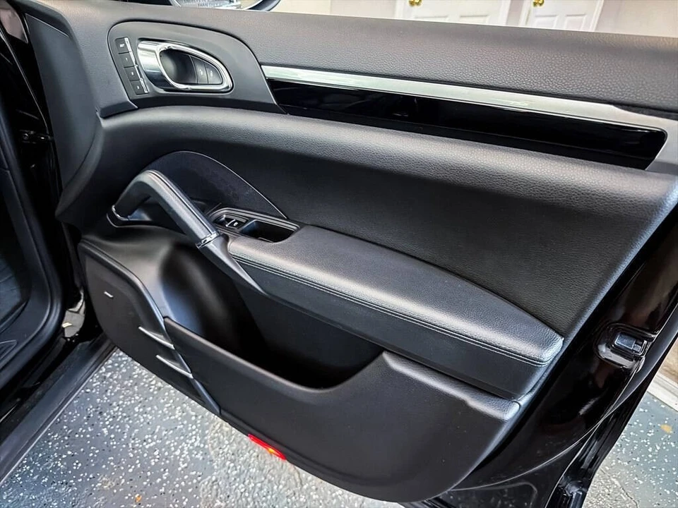 2014 Porsche 958 Cayenne - Image 28 of 31