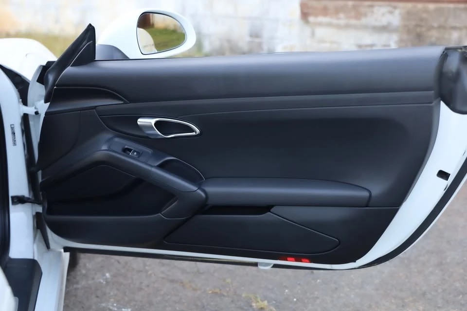 2014 Porsche 981 Cayman - Image 19 of 20