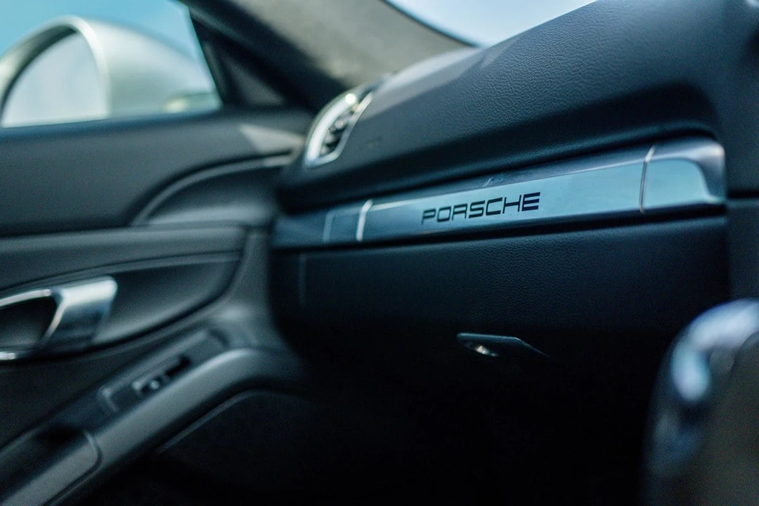 2014 Porsche 981 Cayman - Image 6 of 30