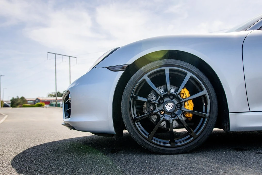 2014 Porsche 981 Cayman - Image 17 of 30